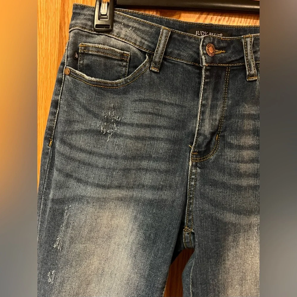 Judy Blue Mid Rise Relaxed Fit Distressed Cropped Blue Denim‎ Jeans Size 30